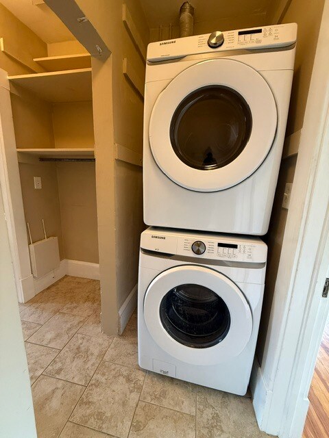 In-unit laundry area - 2962 Park St