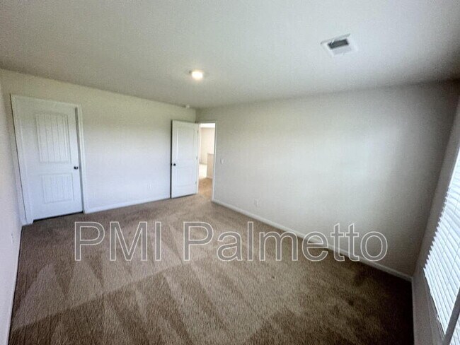 Building Photo - 35 Golden Spur Ln