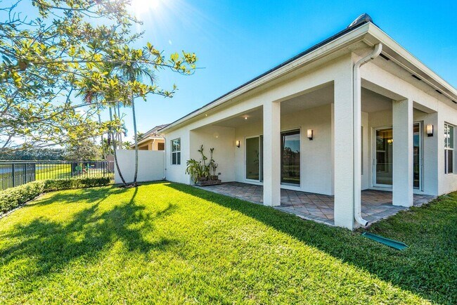 Building Photo - 15380 Blue River Rd