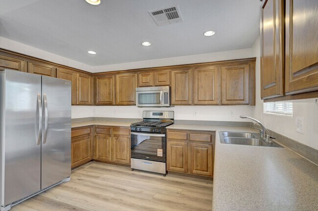 Building Photo - 3952 Badger Brook St