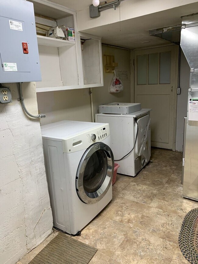 Building Photo - 856 N 300 W