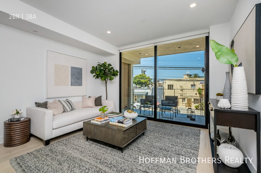 Building Photo - 1415 Reeves St