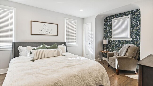 Building Photo - Modern 3BR/2.5BA Row Home with Parking & Private Backyard in SE DC