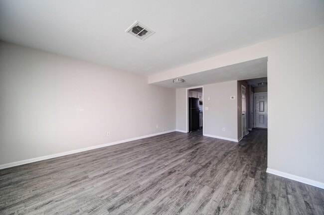 Building Photo - 2433 Charles Blvd