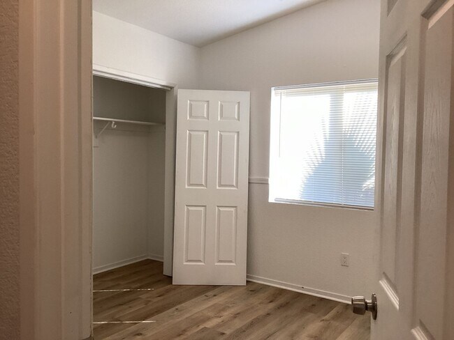 Building Photo - 1450 La Jolla Way