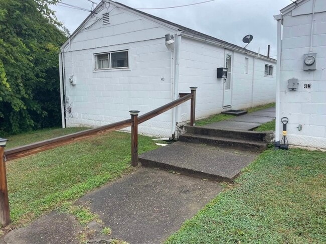 Building Photo - 411 W Main St