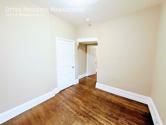 Building Photo - 2071 E Monmouth St