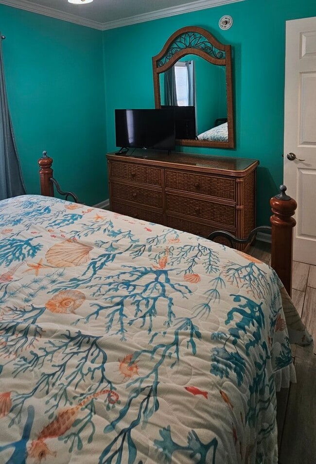 Building Photo - Cozy Cottage – Just 1 Block from the Beach