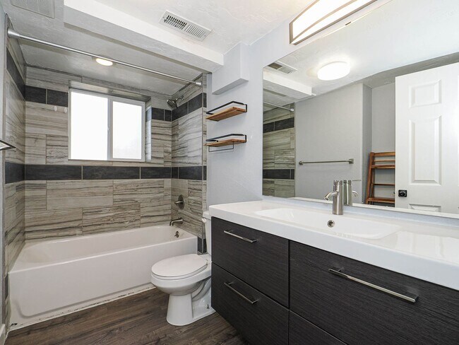 Building Photo - RES_CLOWARD_521