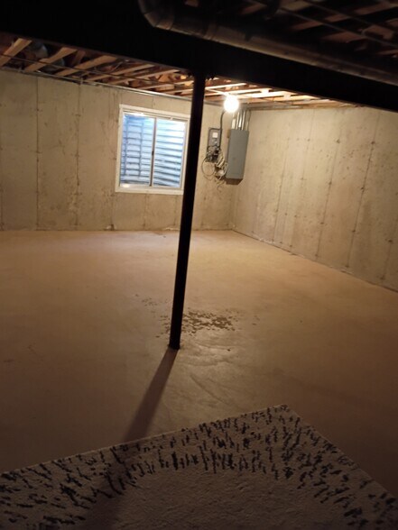 Building Photo - 188 Concord Dr S