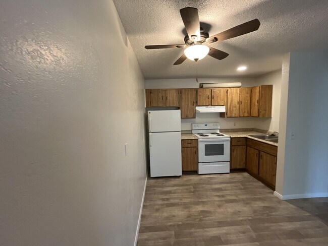 Building Photo - Cozy one bedroom 1 bath condo