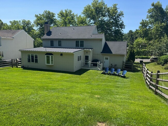 Building Photo - Stunning 4-Bed/3-Bath Home in Doylestown Township. Available Late August!