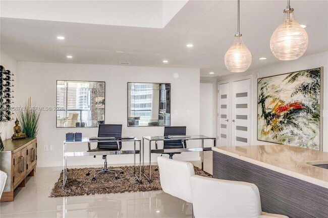 Building Photo - 495 Brickell Ave