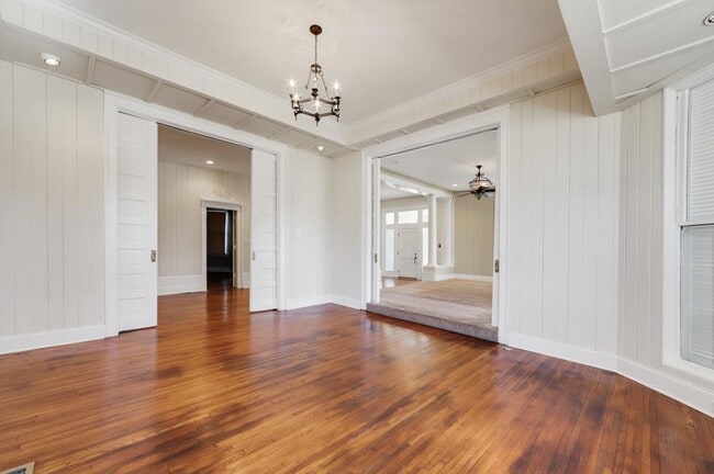 Building Photo - 134 S Hatton