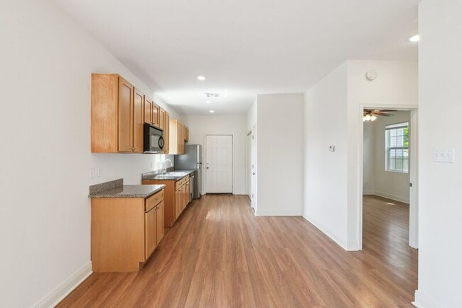 Building Photo - 401 N Tonti St