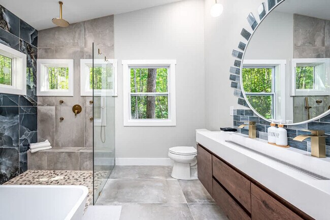 Building Photo - 288 Stonewall Road-SI ID1055518P