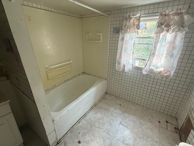 Building Photo - 419 Byng St