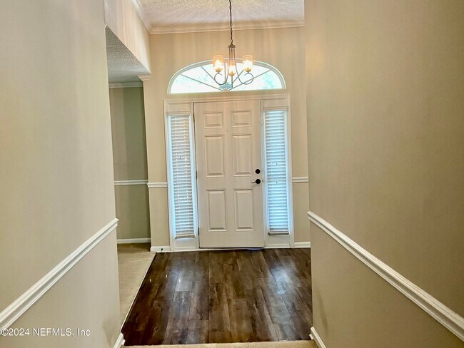 Building Photo - 14019 Crestwick Dr W