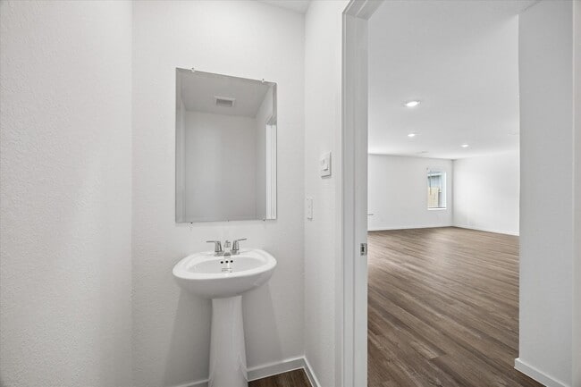 Building Photo - 14333 Tawny St