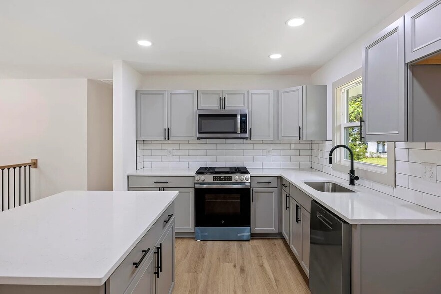 Building Photo - 1411 Westway Dr