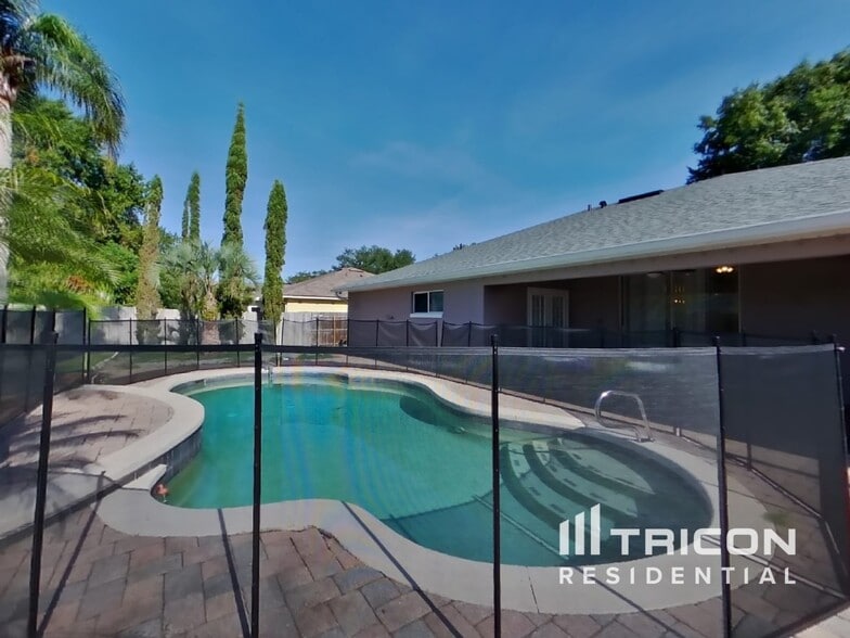 Building Photo - 1427 Brayton Cir