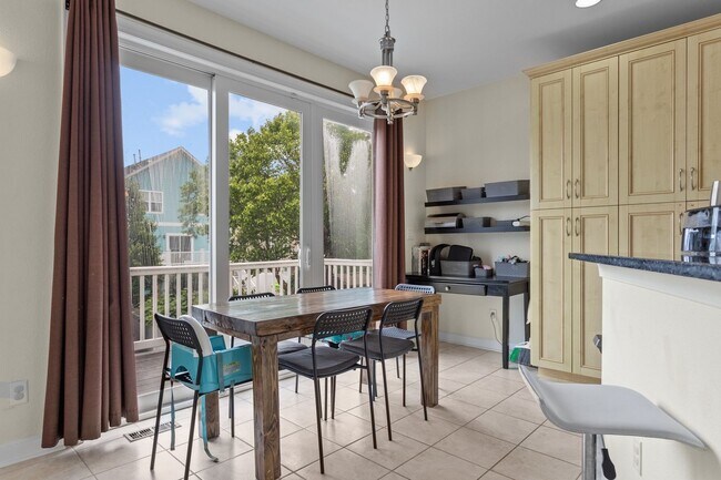 Building Photo - Welcome to your dream home in Norfolk, Virginia!