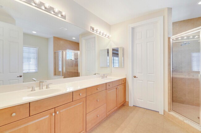Building Photo - 4790 Cadiz Cir