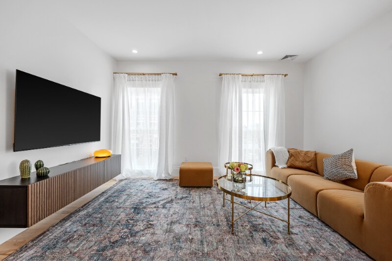 Building Photo - 30 E Main St