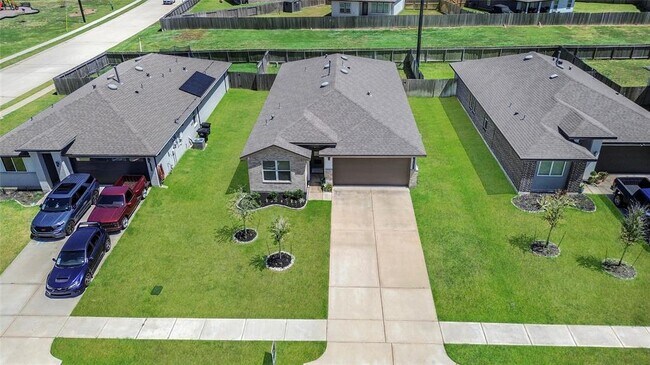 Building Photo - 14734 Sweetwater Dr