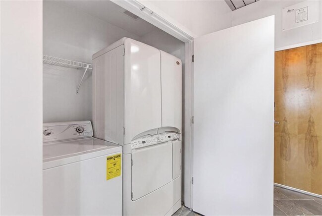 Building Photo - 620 Glen Iris Dr NE