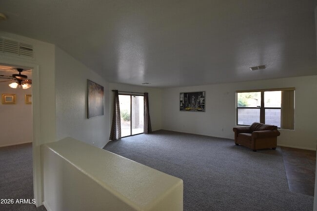 Building Photo - 2404 W Roeser Rd