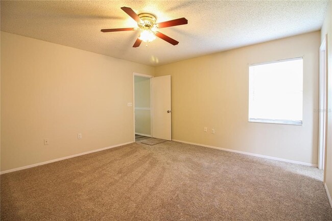 Building Photo - 527 Emerald Cove Loop