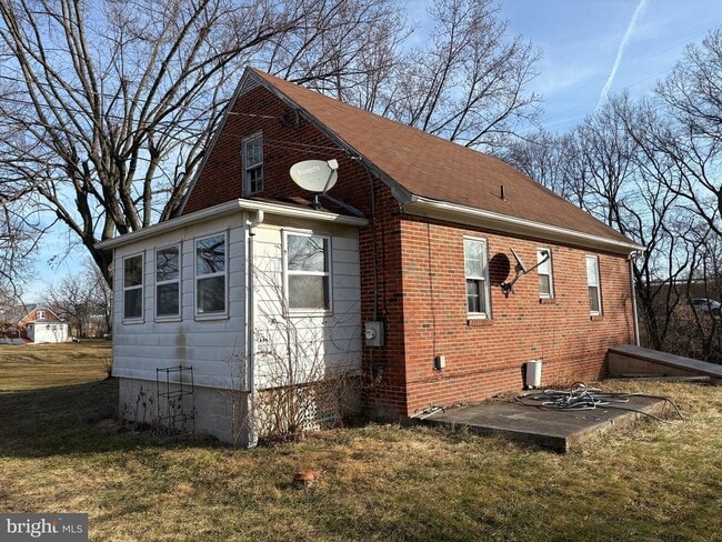 Building Photo - 1983 Northwestern Turnpike