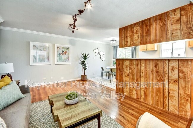 Building Photo - 329 Blossom Hill Rd