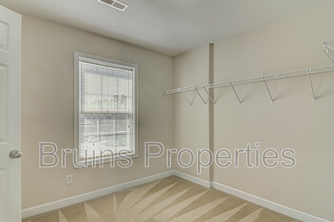 Building Photo - 4612 Dry Creek Ct