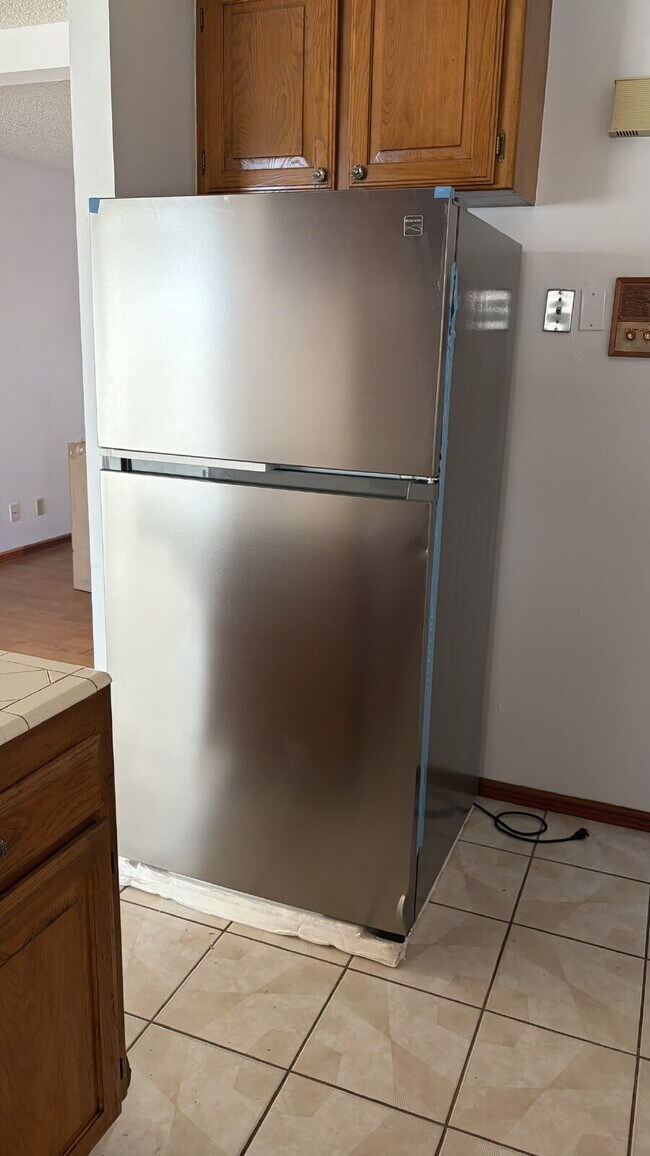 Building Photo - Mid-Century Dream with Beautiful POOL !!!