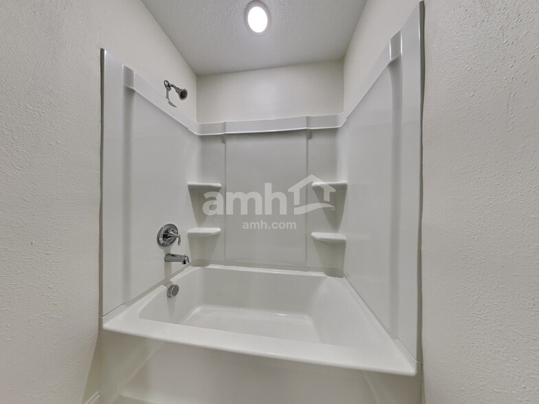 Building Photo - 383 Onate Cir