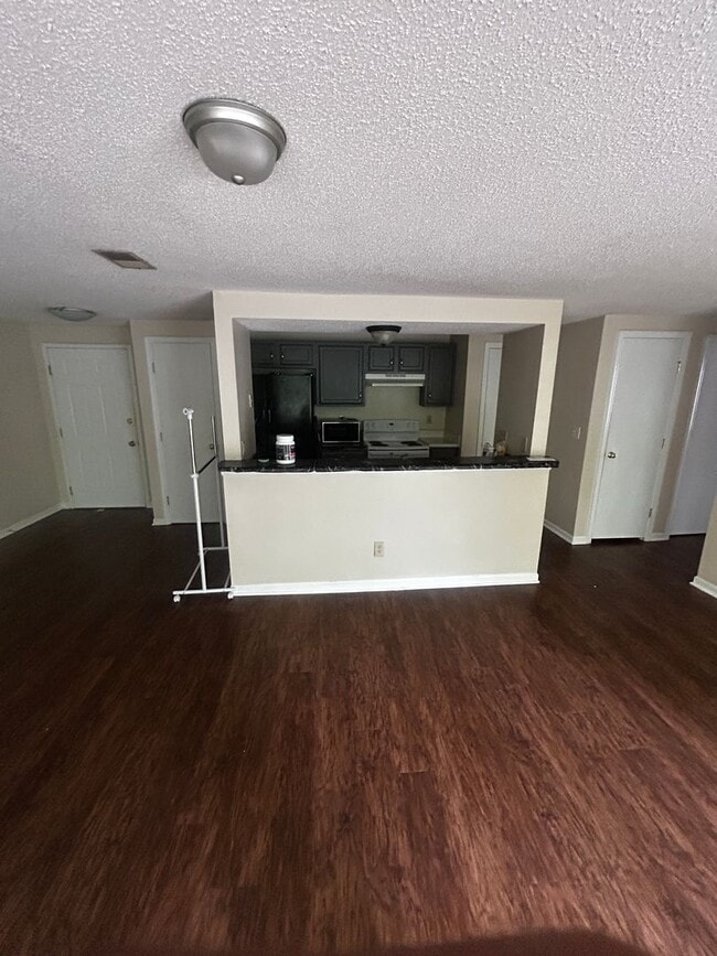 Building Photo - Freshly Renovated 3BR Condo Steps from UNC...