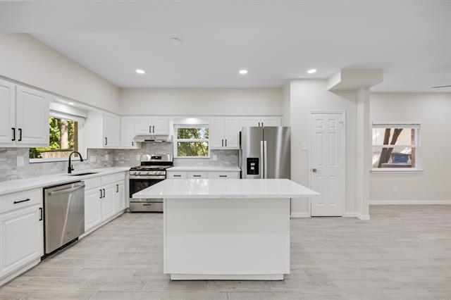 Building Photo - 2325 Clearview Ct