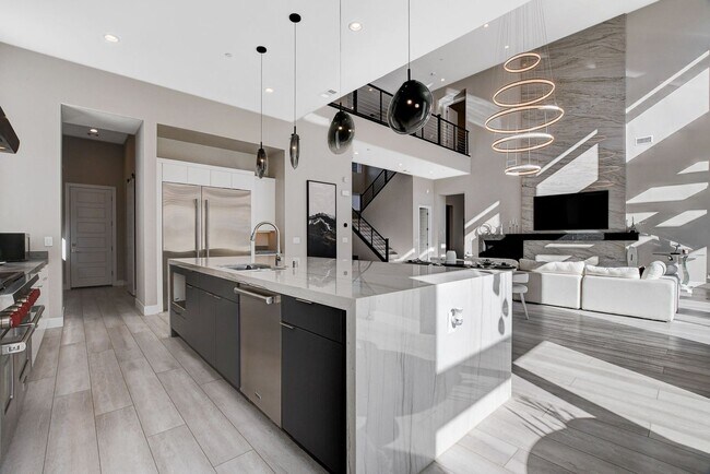 Building Photo - Mesa Ridge Luxury Oasis Feathertop