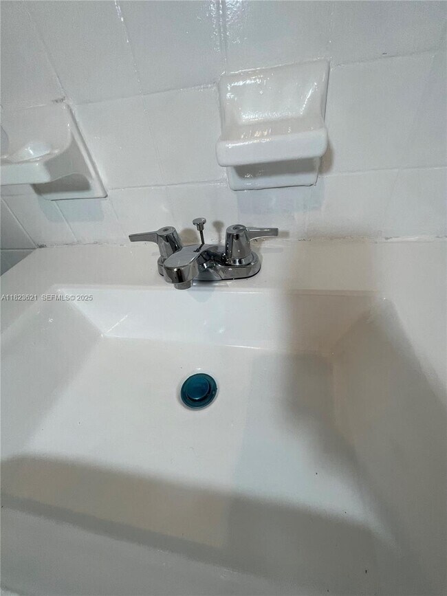 Building Photo - 1816 McKinley St