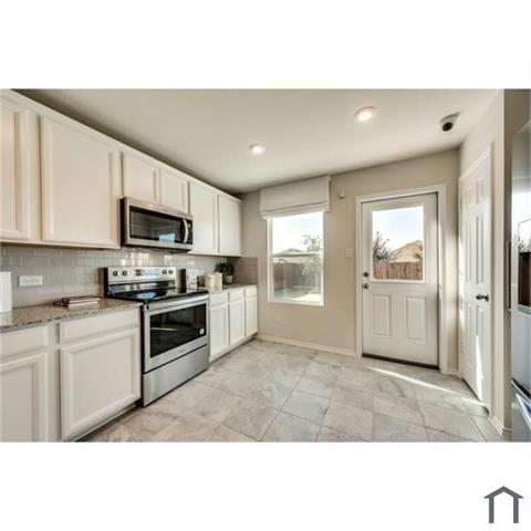 Building Photo - 1329 Rosenberg Dr