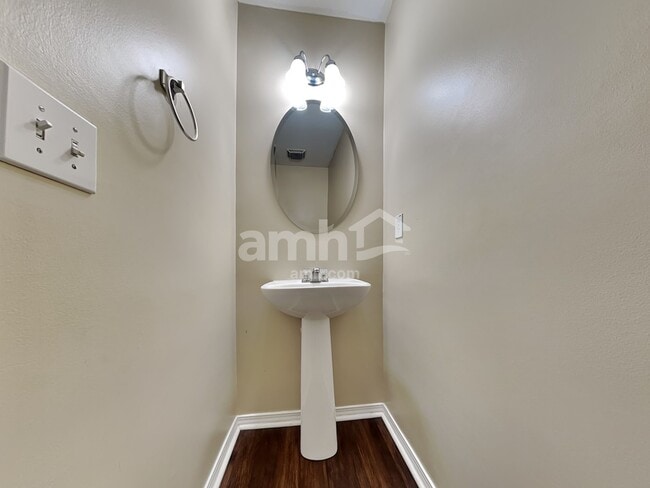 Building Photo - 8859 Arbor Glen Dr