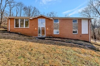 Building Photo - 6469 Fleetwood Dr