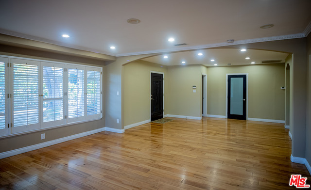 Building Photo - 4483 Sherman Oaks Cir