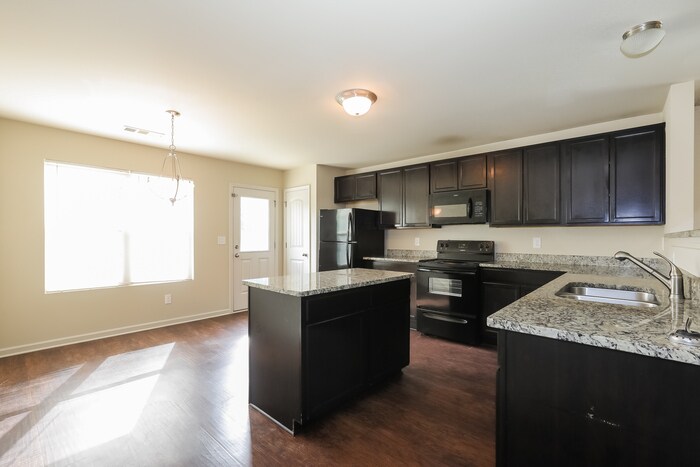 Building Photo - 40 Camden Pl