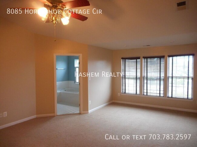 Building Photo - 8085 Horseshoe Cottage Cir