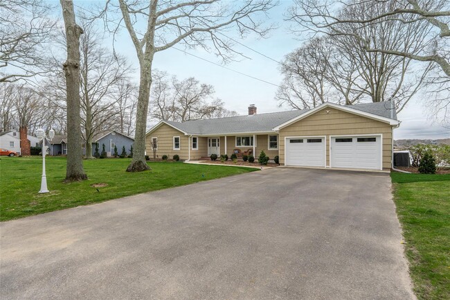 Building Photo - 1225 Westview Dr