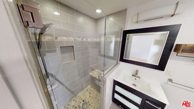 Building Photo - 5115 Kester Ave