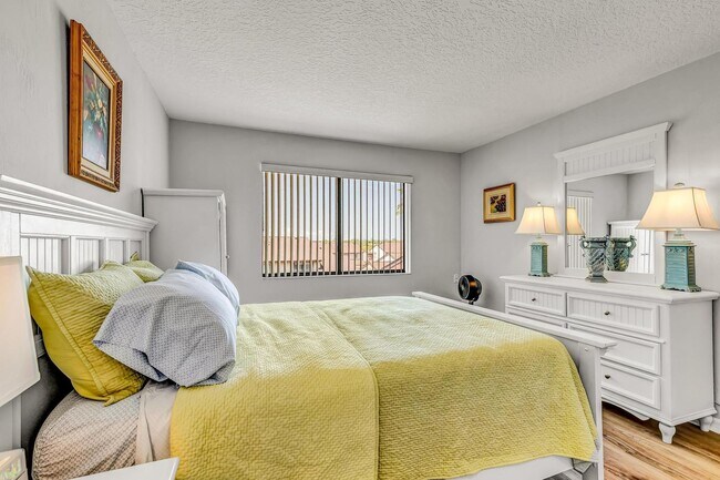 Building Photo - Available April 1st, 2026